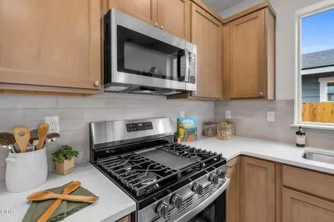Kitchen - 21537 NE Gather Pl, Bend, OR 97701 photo 3 of 3
