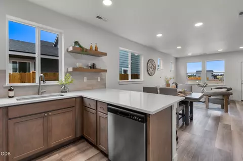 Kitchen - 21537 NE Gather Pl, Bend, OR 97701 photo 2 of 3