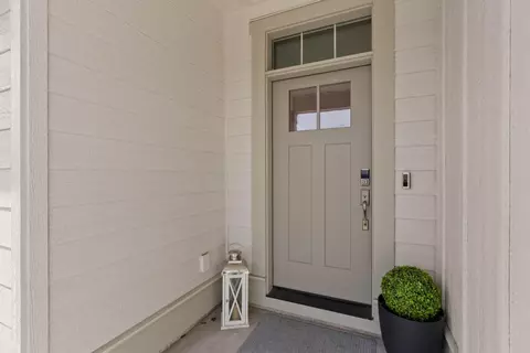 Entry Way - 3843 NE Oakside Loop, Bend, OR 97701 photo 1 of 2