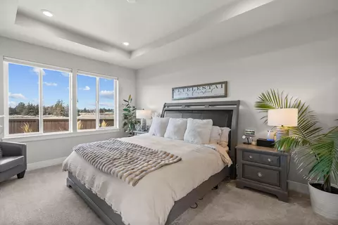 Bedroom - 3843 NE Oakside Loop, Bend, OR 97701 photo 1 of 5