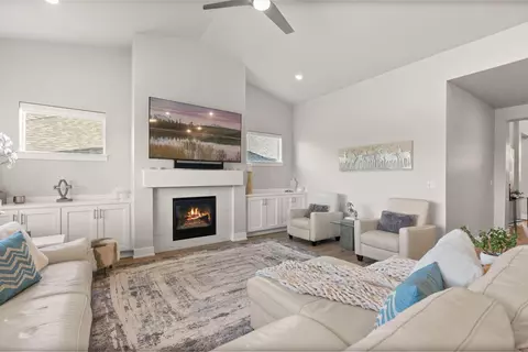 Living - 3843 NE Oakside Loop, Bend, OR 97701 photo 2 of 2