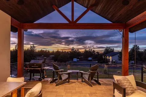 62825 Montara Dr, Bend, OR 97701