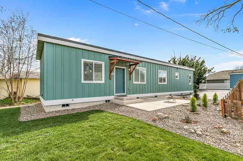 2625 Redwood Ave, Grants Pass, OR 97527