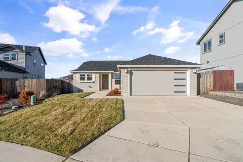 3509 Carnelian St, Medford, OR 97504