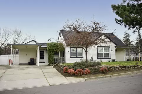 902 N Keeneway Dr #902-904, Medford, OR 97504