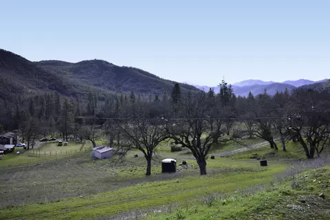 12940 Highway 234, Gold Hill, OR 97525