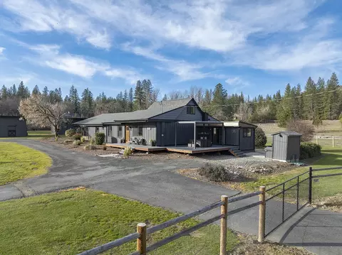 430 Stringer Gap Rd, Grants Pass, OR 97527 photo 2