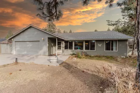 734 SE Manley Pl, Bend, OR 97702