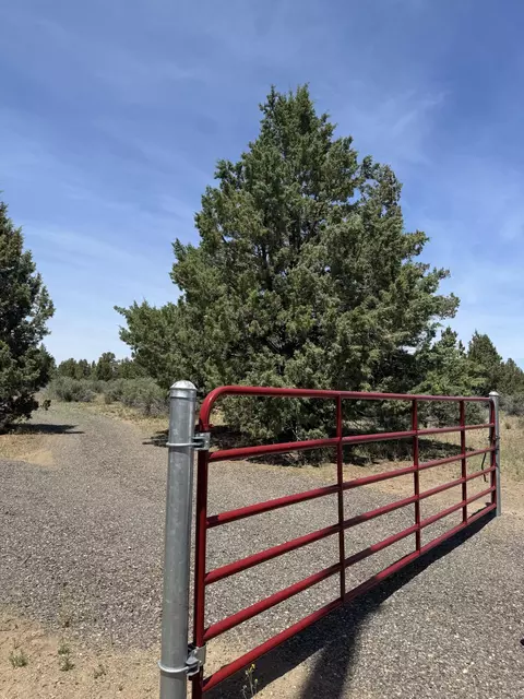 17940 4th Ave, Bend, OR 97703 photo 4