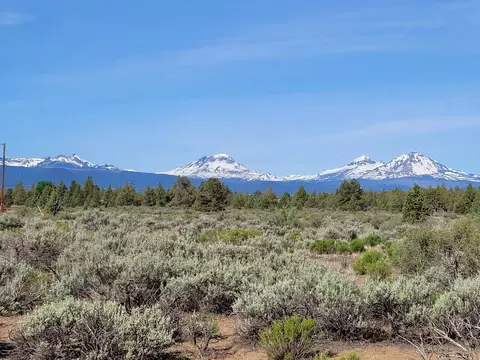 17940 4th Ave, Bend, OR 97703