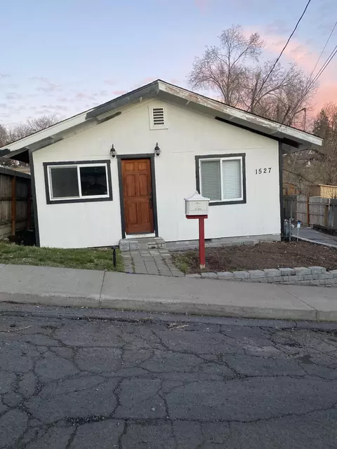 1527 Wilford Ave, Klamath Falls, OR 97601