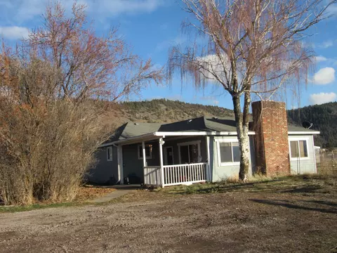 29277 N Highway 97 Hwy N #251122, Chiloquin, OR 97624