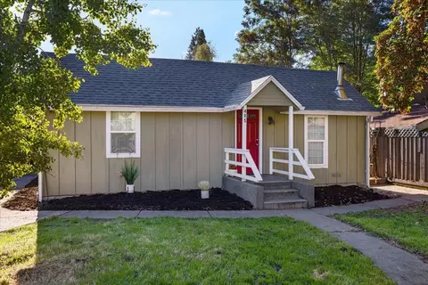 405 NW Dimmick St, Grants Pass, OR 97526