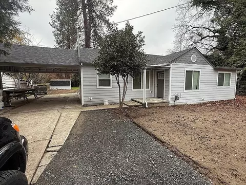 679 Sunset Way, Grants Pass, OR 97527