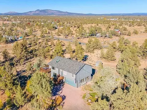 25020 Kiwa Ln, Bend, OR 97701