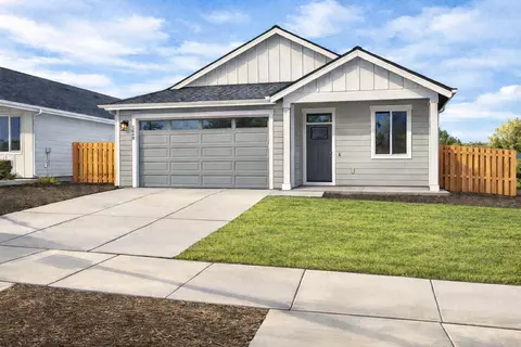 2364 SW 25th St, Redmond, OR 97756