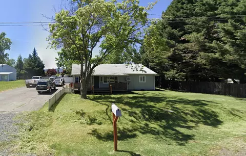 3277 Cottonwood Ave, Medford, OR 97504