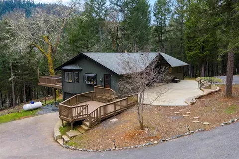 350 Splendor Dr, Wilderville, OR 97543