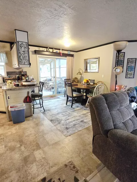 1325 Cheryl Dr, La Pine, OR 97739 photo 8