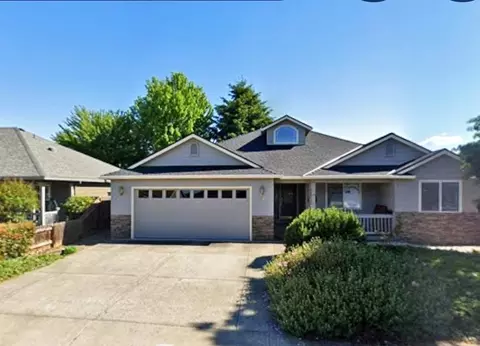 616 Cedarwood Dr, Eagle Point, OR 97524