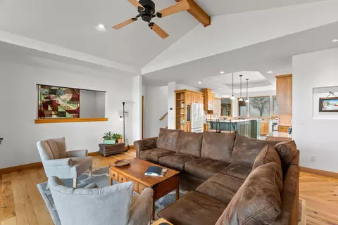 Living - 66255 White Rock Loop, Bend, OR 97703 photo 10 of 10