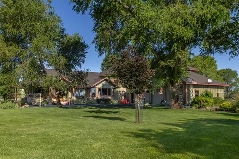 Exterior - 66255 White Rock Loop, Bend, OR 97703 photo 8 of 15