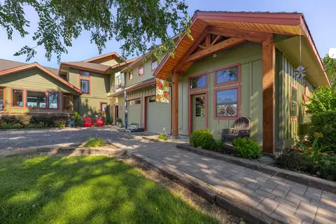 Exterior - 66255 White Rock Loop, Bend, OR 97703 photo 3 of 15