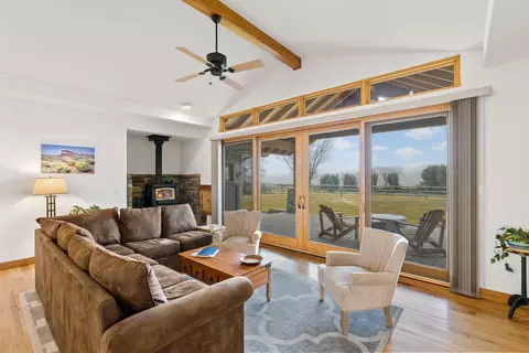 Living - 66255 White Rock Loop, Bend, OR 97703 photo 8 of 10