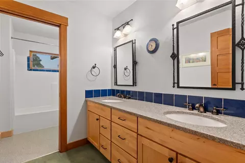 Bath - 66255 White Rock Loop, Bend, OR 97703 photo 9 of 10