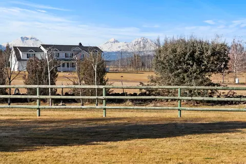 Exterior - 66255 White Rock Loop, Bend, OR 97703 photo 6 of 15