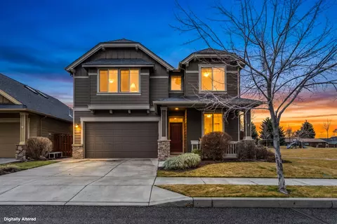 1132 NE Steins Pillar Dr, Prineville, OR 97754