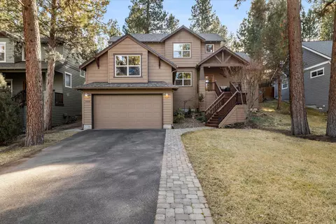 1066 NW Stannium Rd, Bend, OR 97703