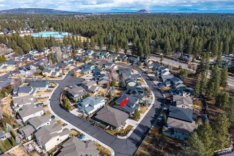 View/Area - 60863 Garrison Dr, Bend, OR 97702 photo 5 of 6