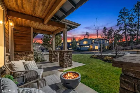 Exterior - 60863 Garrison Dr, Bend, OR 97702 photo 7 of 14