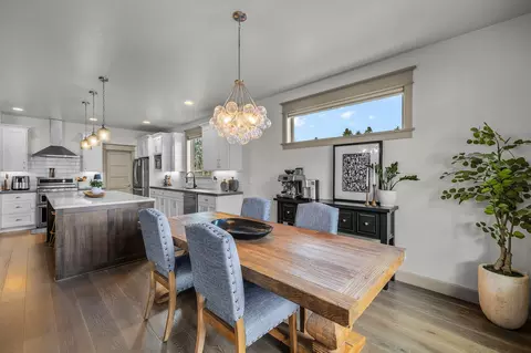 Dining - 60863 Garrison Dr, Bend, OR 97702 photo 2 of 3