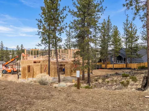 62507 NW Woodsman Loop, Bend, OR 97703 photo 10