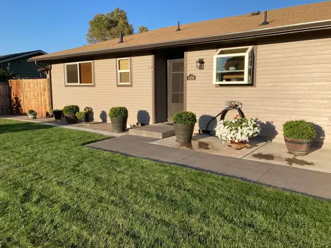 1456 SW 17th St SW, Redmond, OR 97756