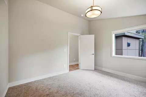 Bedroom - 60734 Golf Village Loop, Bend, OR 97702 photo 4 of 5
