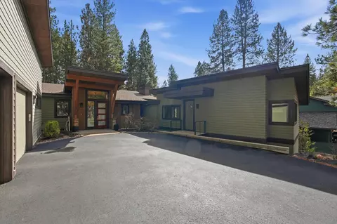 Exterior - 60734 Golf Village Loop, Bend, OR 97702 photo 7 of 8
