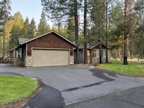 Exterior - 55565 Wagon Master Way, Bend, OR 97707 photo 4 of 6