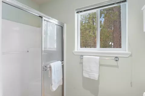 Bath - 55565 Wagon Master Way, Bend, OR 97707 photo 2 of 3