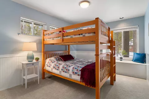 Bedroom - 55565 Wagon Master Way, Bend, OR 97707 photo 3 of 4