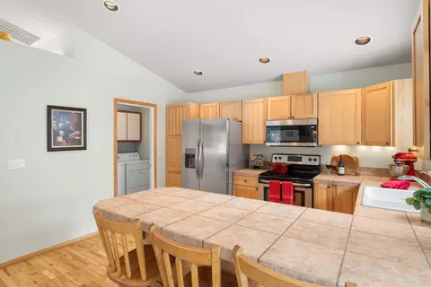 Kitchen - 55565 Wagon Master Way, Bend, OR 97707 photo 3 of 3