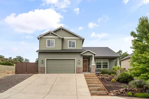 4375 Vista Pointe Dr, Medford, OR 97504