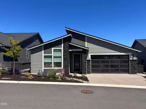 3038 NW Butte View Dr, Bend, OR 97703
