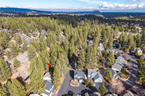 View/Area - 19550 Brookside Way, Bend, OR 97702 photo 2 of 5
