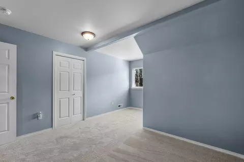 Bedroom - 19550 Brookside Way, Bend, OR 97702 photo 9 of 12