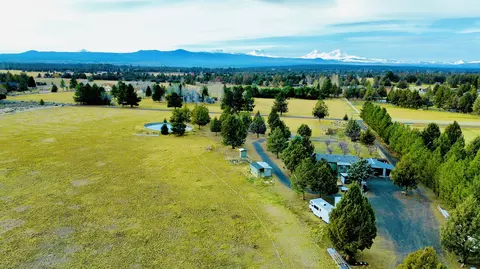 64726 Horseman Ln, Bend, OR 97703