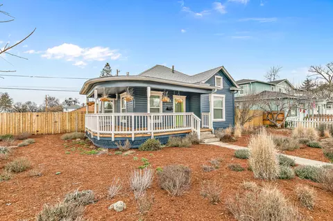 1032 W 10th St, Medford, OR 97501