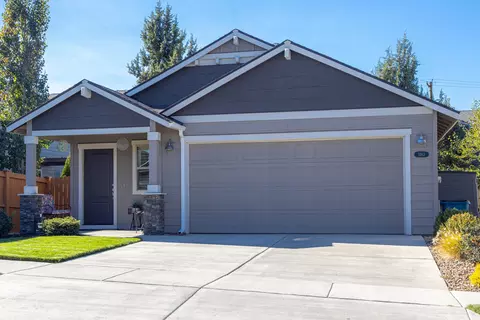 3163 NE Delmas St, Bend, OR 97701